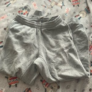 Men’s grey Nike sweatpants